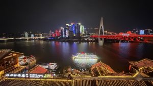 Hồng Nhai Động và skyline Giang Bắc Chủy, cầu Thiên Tư Môn về đêm, Trùng Khánh